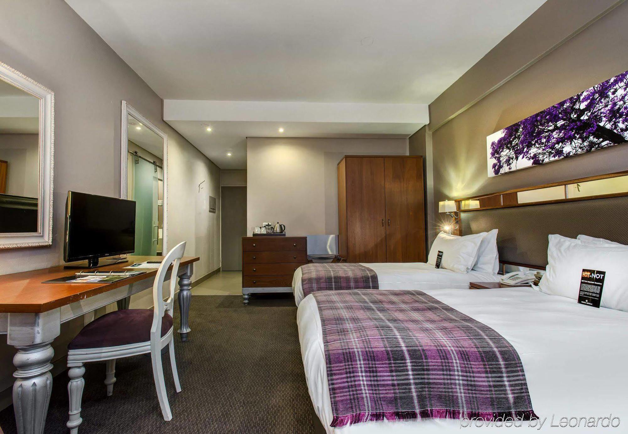 Protea Hotel By Marriott Pretoria Hatfield Екстериор снимка