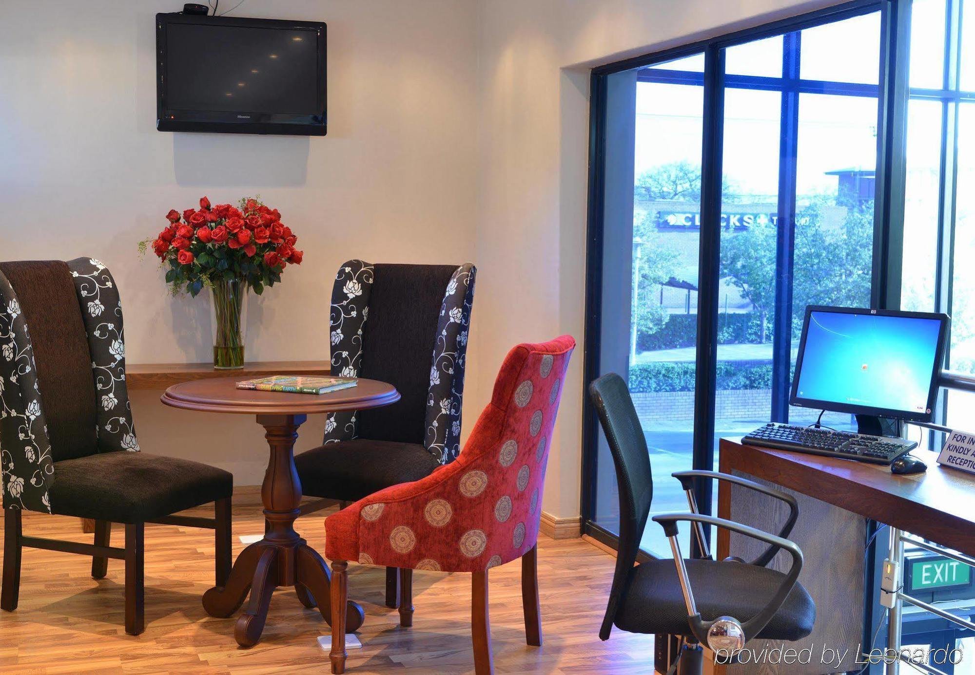 Protea Hotel By Marriott Pretoria Hatfield Екстериор снимка
