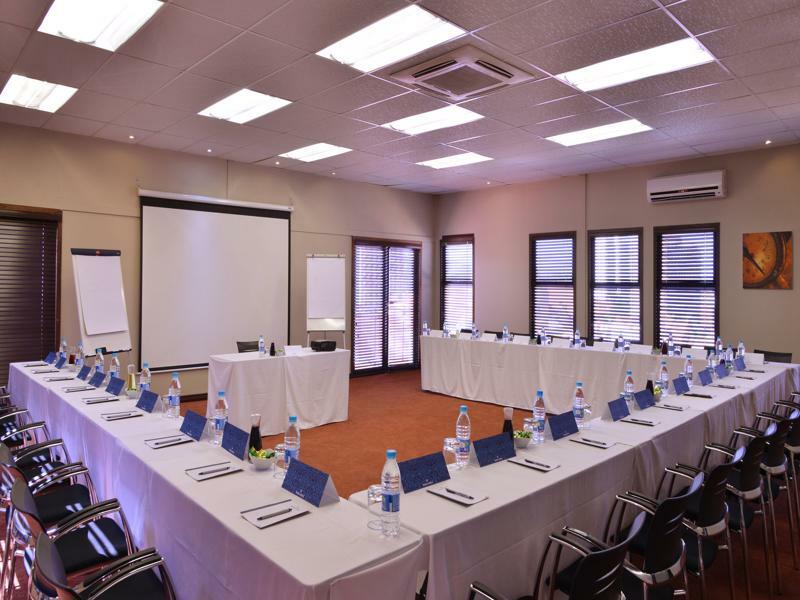 Protea Hotel By Marriott Pretoria Hatfield Екстериор снимка