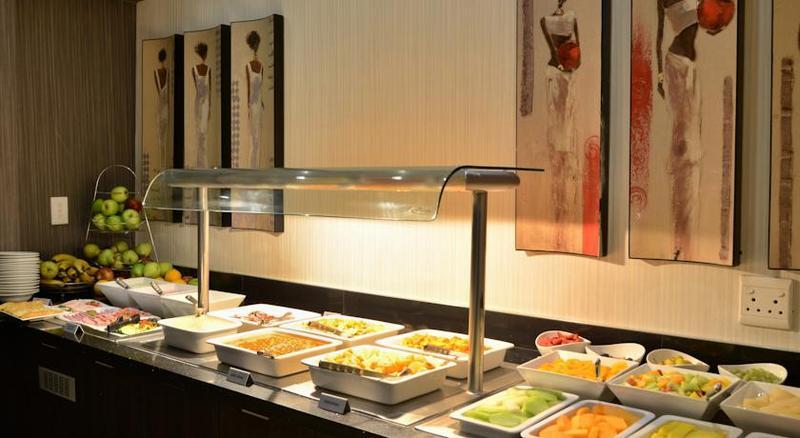 Protea Hotel By Marriott Pretoria Hatfield Екстериор снимка